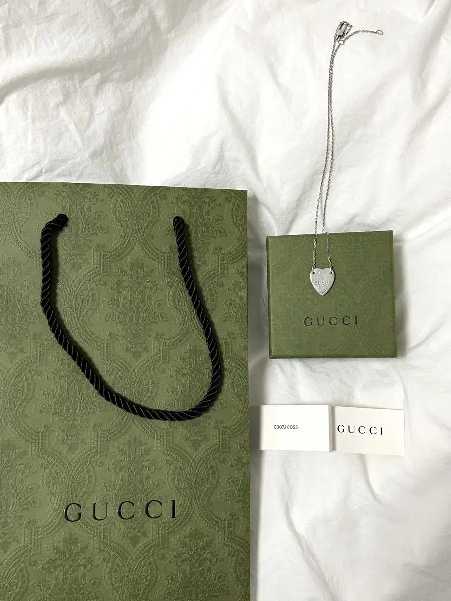 Gucci 구찌 하트 펜던트 실버 목걸이